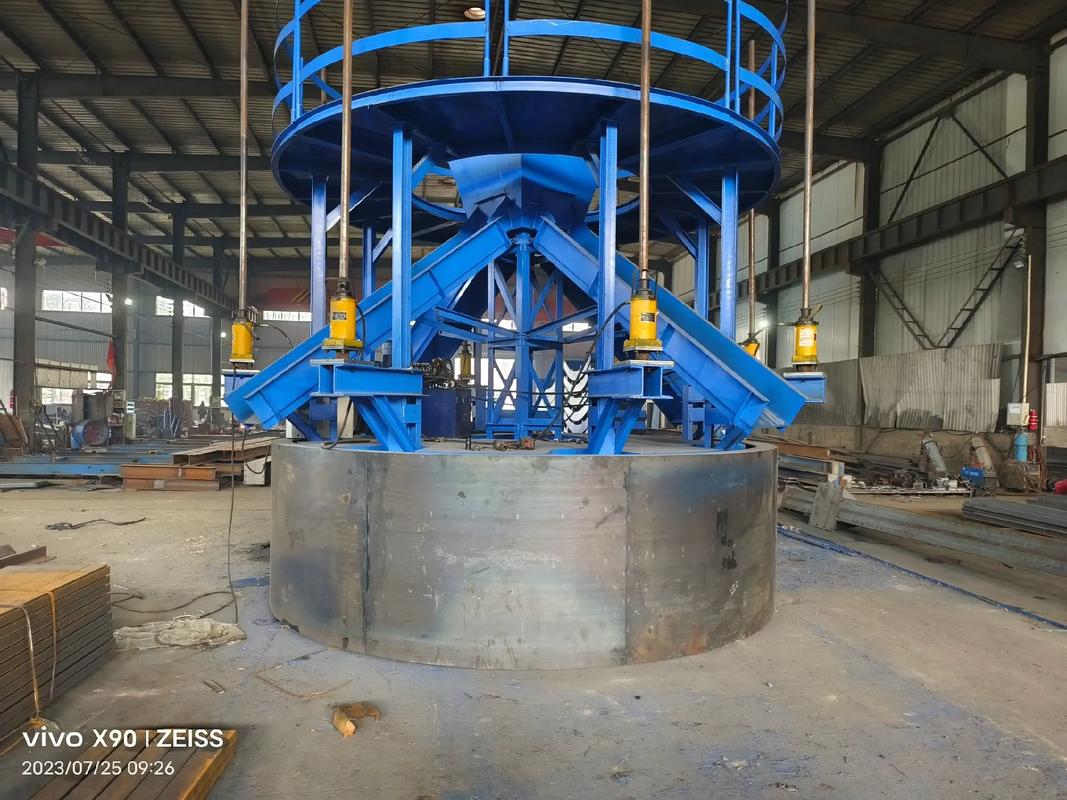 本公司生產(chǎn)各種非標(biāo)液壓機(jī)械設(shè)備,橋梁異形鋼模板二襯液壓臺(tái)車(chē)